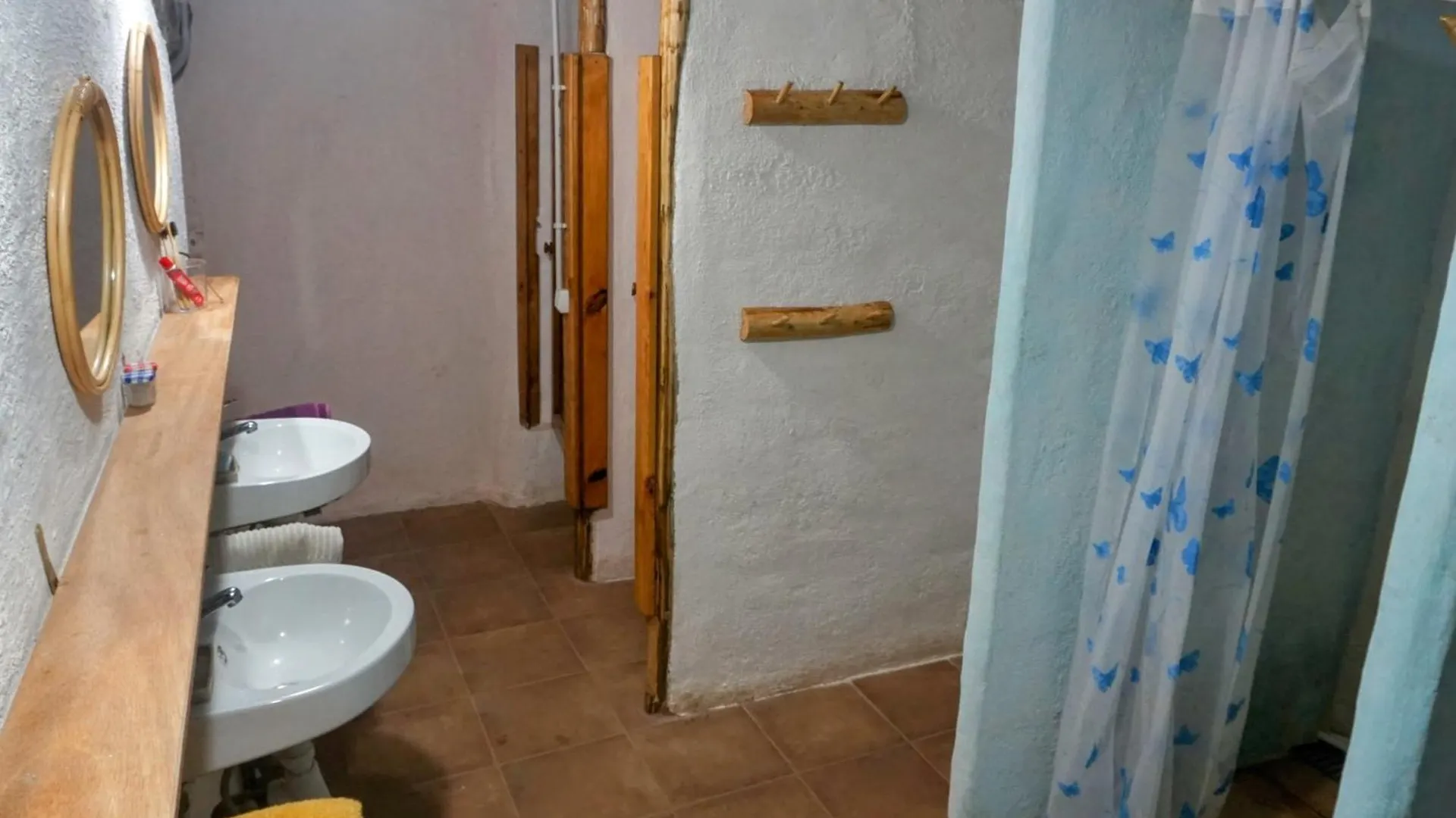 Arbúcies Albergue Del Oso Tierraluz